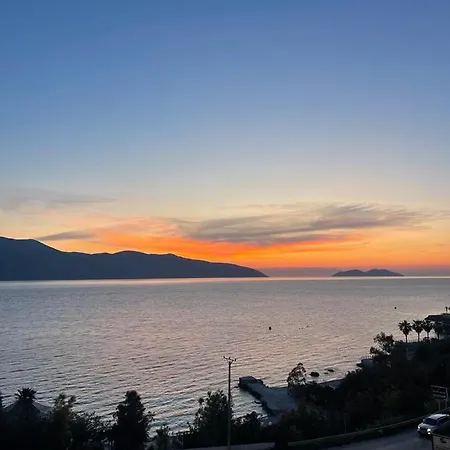 Ivi's Sea View شقة *