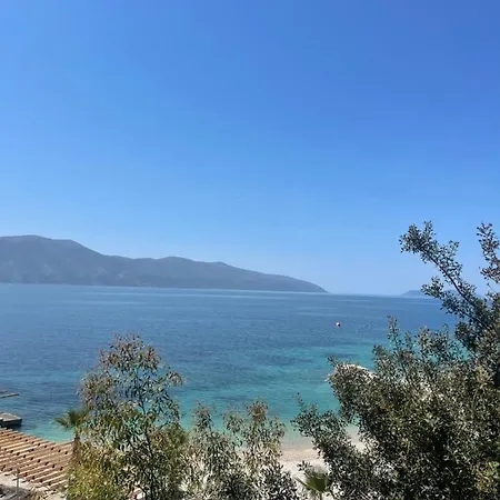 Ivi's Sea View Apartment Vlore