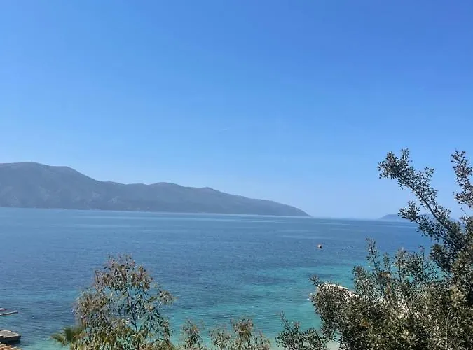 Ivi's Sea View Apartment Vlore